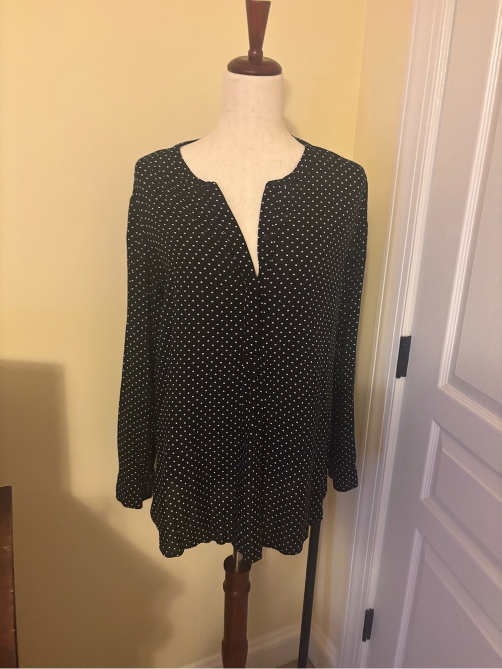 Old Navy Black Polka Dot Split-Neck Tunic